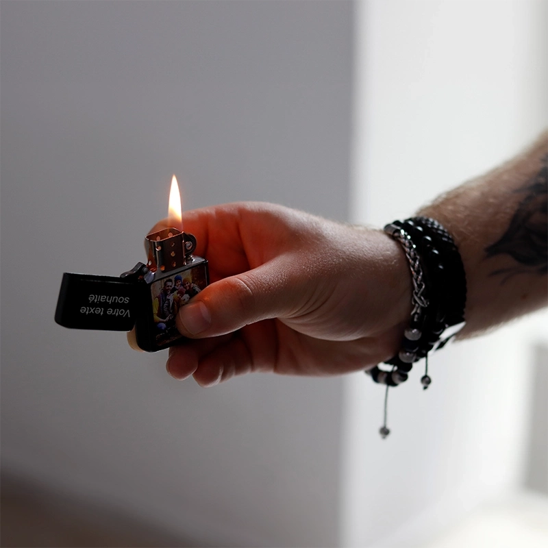 Briquet à essence en métal personnalisé avec photo pour hommes – Photo couleur, noir - Image 9